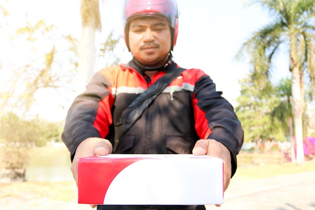 fastest courier service in Dhaka